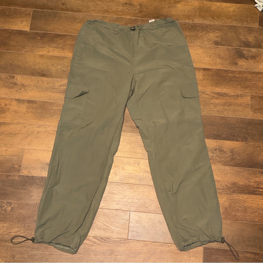 Zoe + Phoebe Cargo Pants Womens Med Olive Leg Toggle Hem Utility Hiking Gorpcore